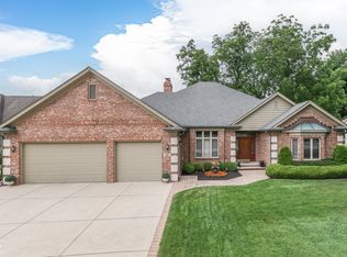 2010 Ridgemere Pl, Greenwood, IN 46143