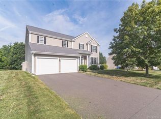 34 Saddle Hill Rd, Manchester, CT 06040