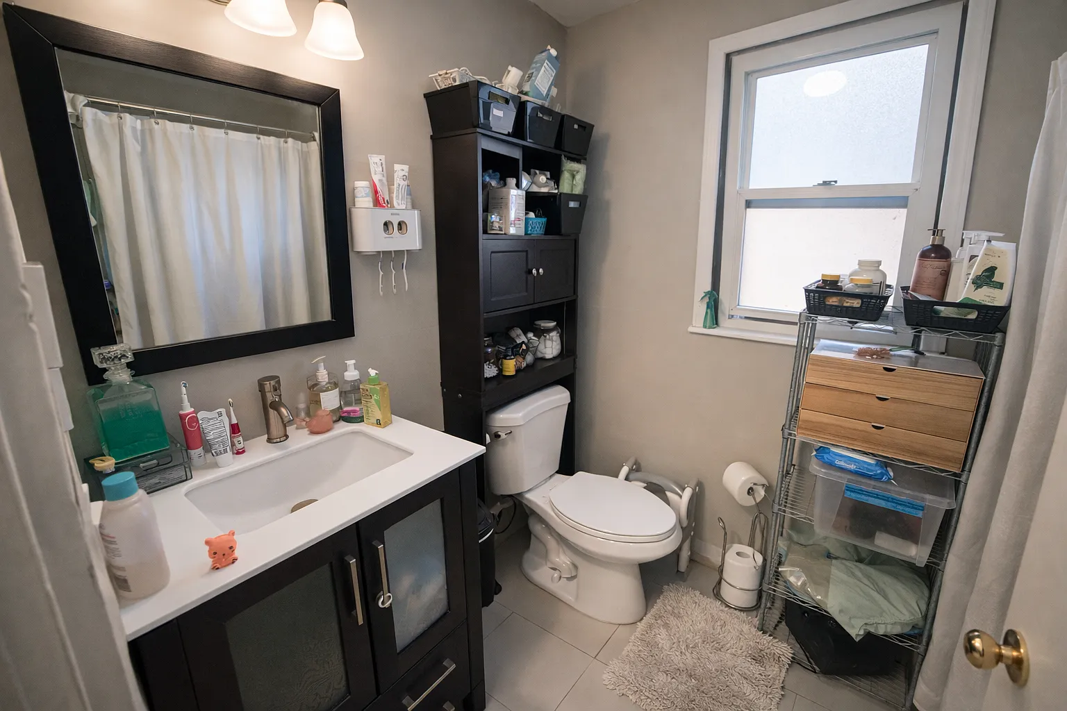 4 bed, 1000 sqft, $2,300 — Photo 3