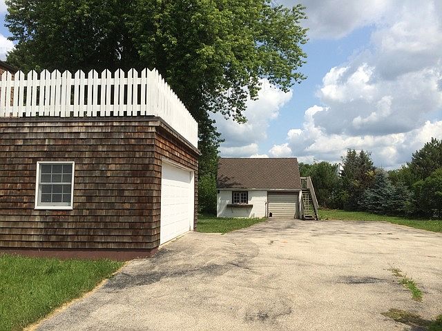 2nd image of 19130 W Washington St