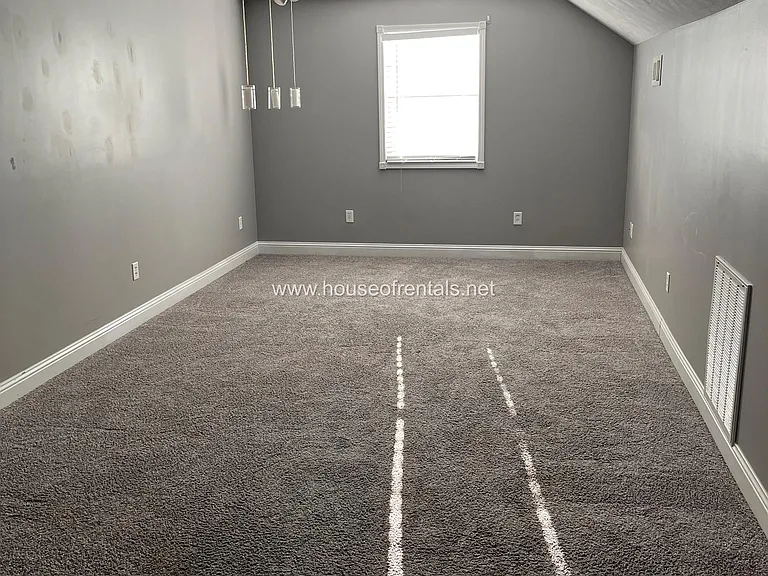 305 McVicker Dr #1 — Photo 3