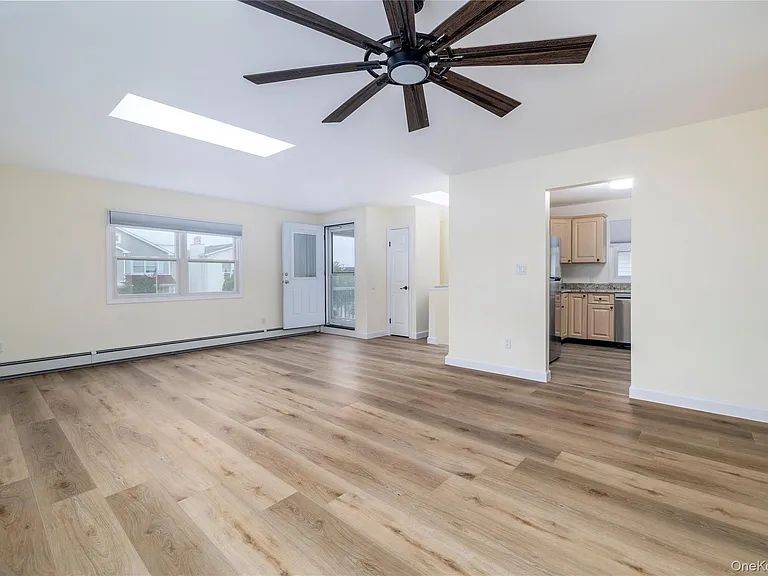 542 E Pine St #UPPER — Photo 8