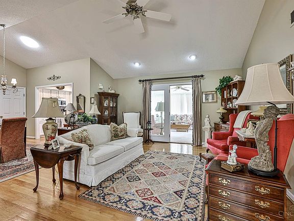 4th image of 1210 Stephanie Dr Unit 2