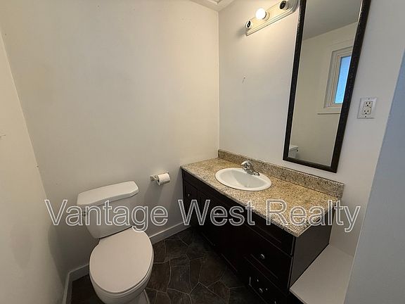 5th image of 690 Winnipeg St #103