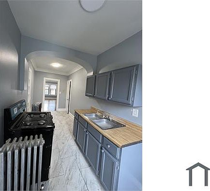 3rd image of 8017 S Vernon Ave APT 2A