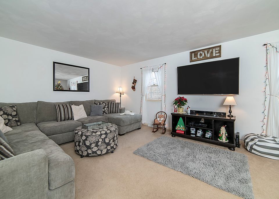 124 Northeast Dr, New Stanton, PA 15672 Zillow