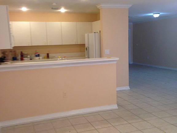 3rd image of 4064 Eastridge Dr