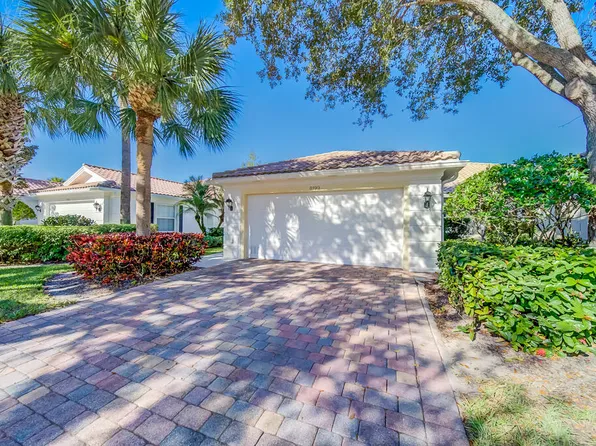 8199 Saint Johns Court, Wellington, FL 33414