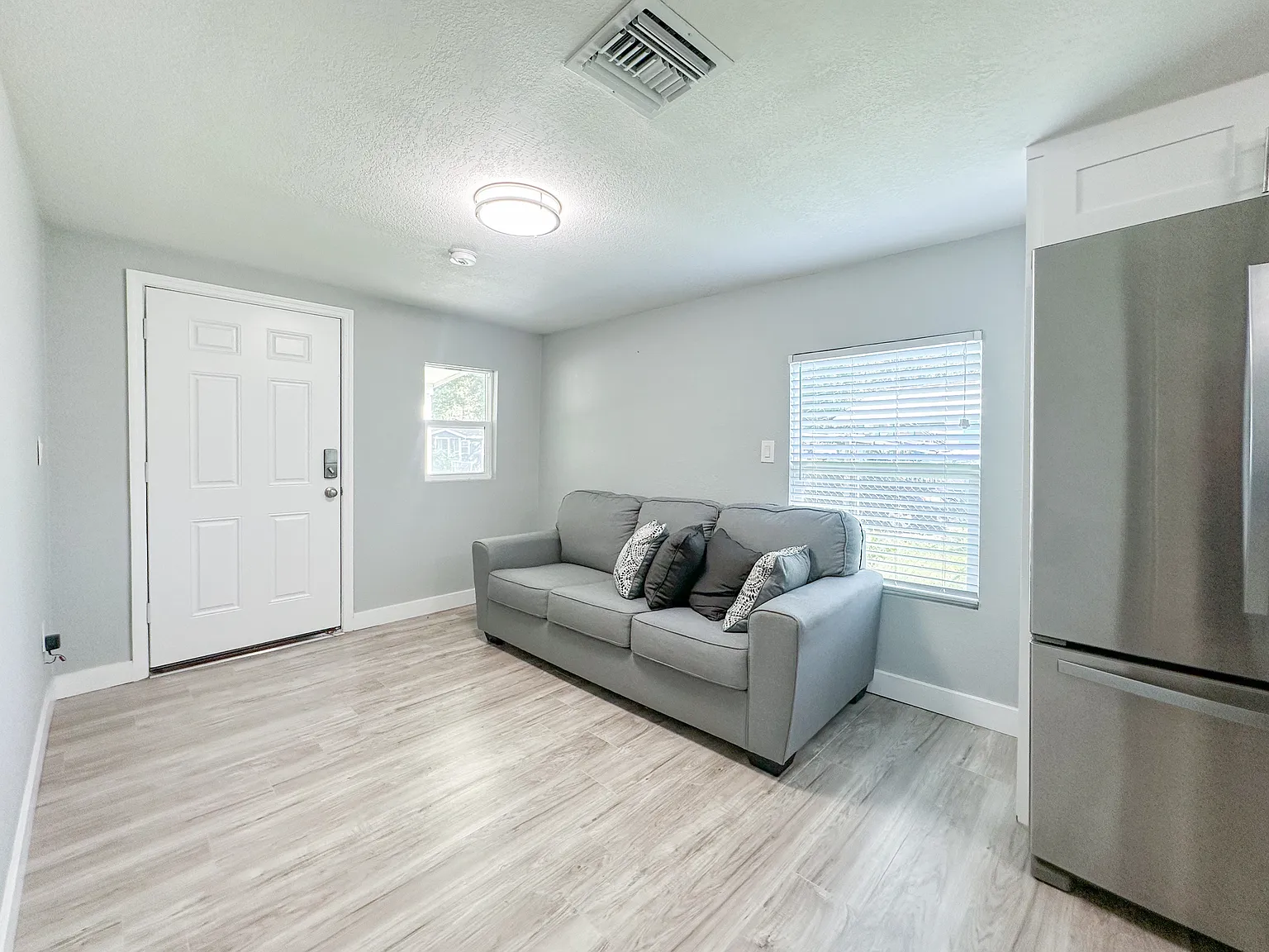 2 bed, 696 sqft, $1,550 — Photo 4