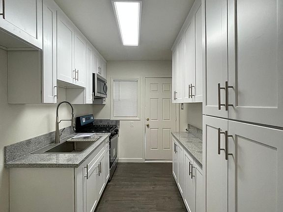 5th image of 1349 N Altadena Dr APT B