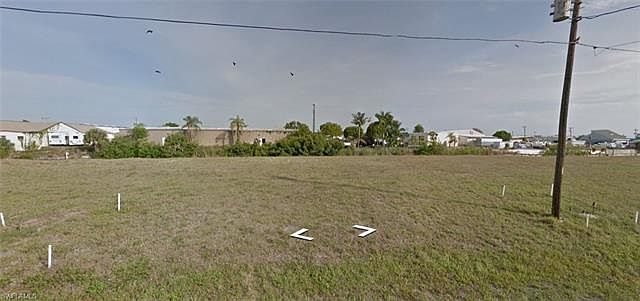 1st image of 1118 SE 13th Ter