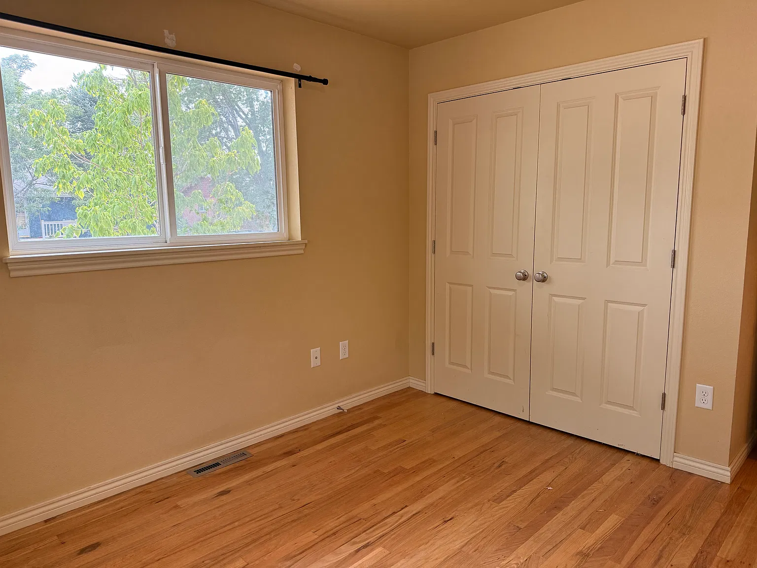 4 bed, 2214 sqft, $3,500 — Photo 2