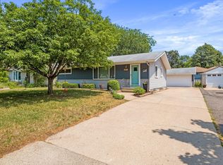 2549 Boone Ave S, Saint Louis Park, MN 55426