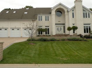 8S264 Hampton Cir, Naperville, IL 60540