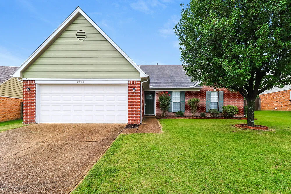 3 bed, 2.0 bath, 1331 sqft, $1,805 — Photo 1