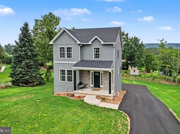 12 Oak Ln, Mechanicsburg, PA 17050