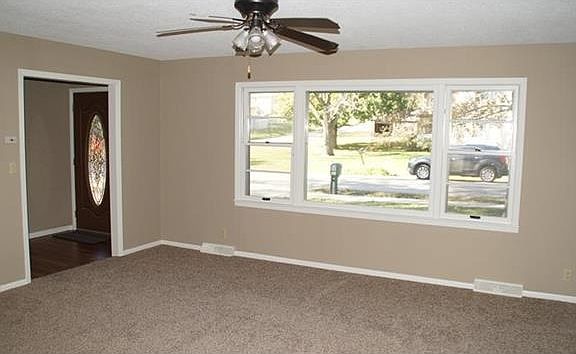 3rd image of 1727 Grand Ave