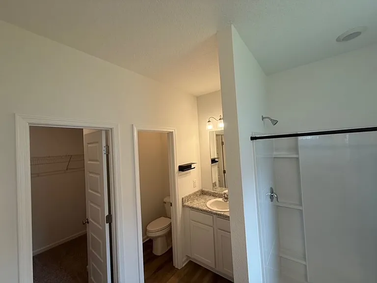 80 Silverthorn St — Photo 8