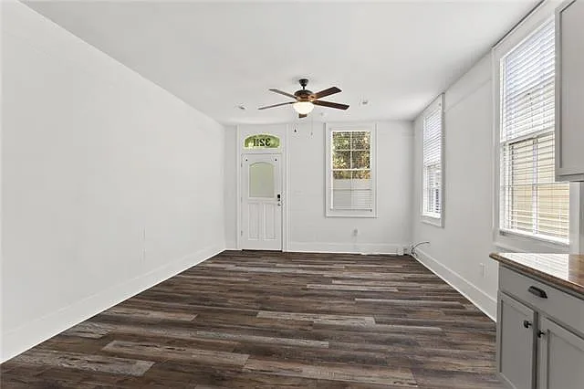 3211 Burgundy St — Photo 4