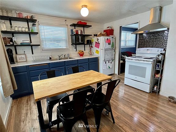 Kitchen finishes recently refreshed