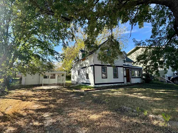 1808 Denver Ave, Spirit Lake, IA 51360