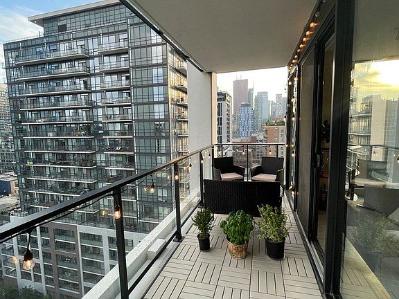 4th image of 55 Ontario St #1308