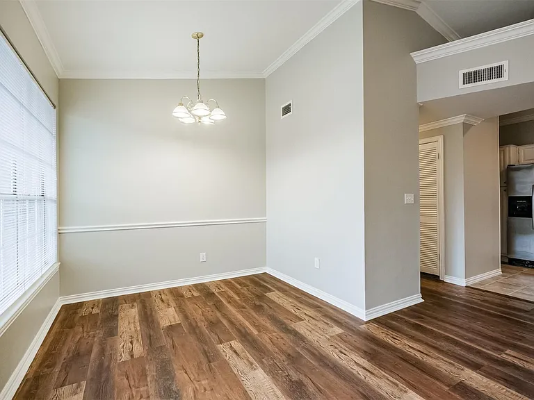 2111 Welch St #B304 — Photo 7