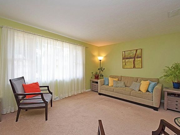 Formal Living Room 