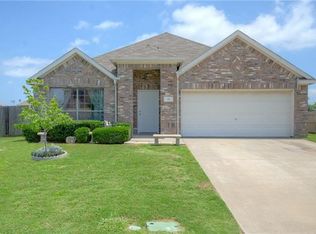11 Chukar Ln, Sanger, TX 76266