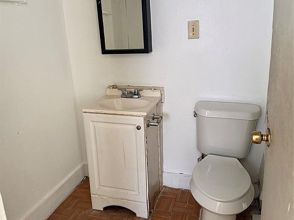5th image of 7405 Capitol St