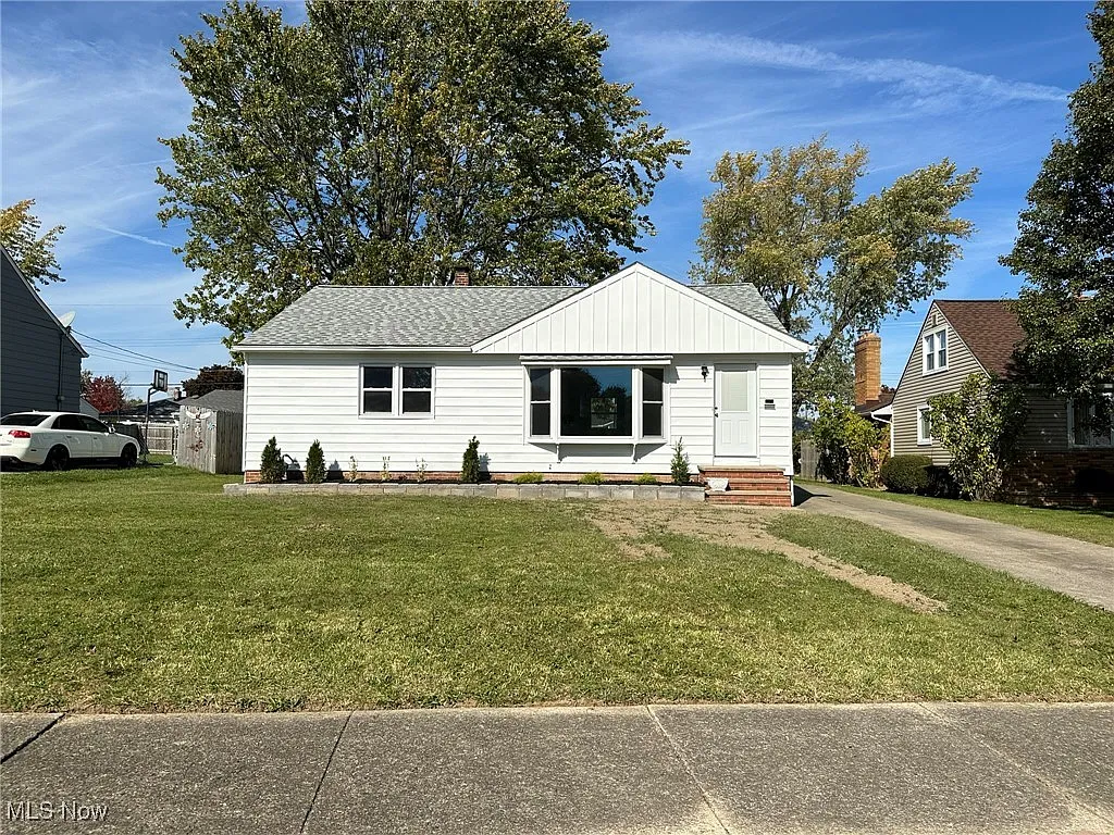 11002 Magdala Dr photo 1