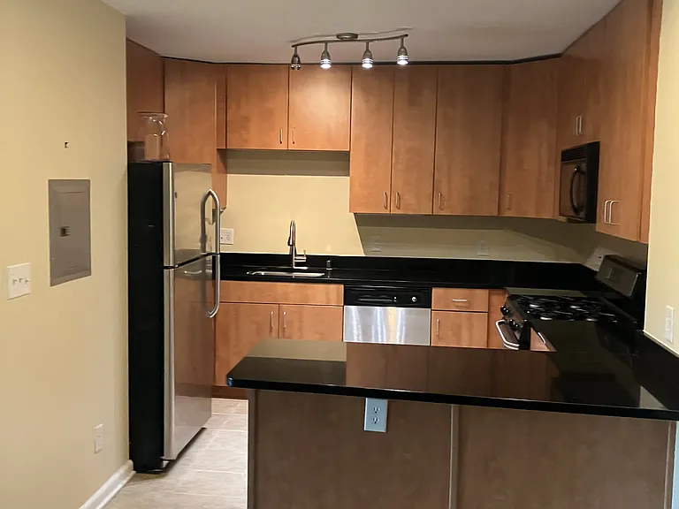 1142 Cove Rd #1 — Photo 1