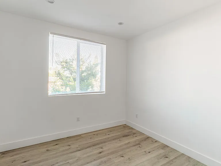 7125 S La Cienega Blvd — Photo 7