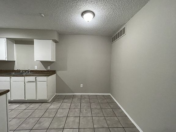 5th image of 2509 Esquire Dr