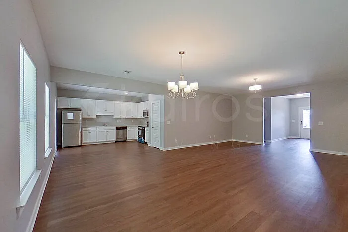 3 bed, 2.0 bath, 1801 sqft, $1,895 — Photo 4