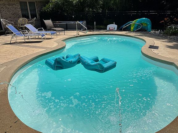 3rd image of 47765 River Woods Dr