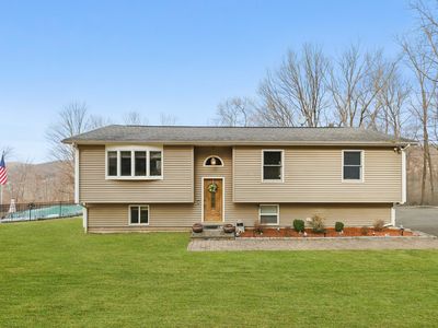 17 Sherry Lane, New Fairfield, CT, 06812
