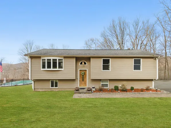 17 Sherry Lane, New Fairfield, CT 06812