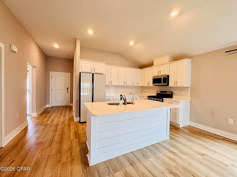 290 Bayou Bend Ln — Photo 3