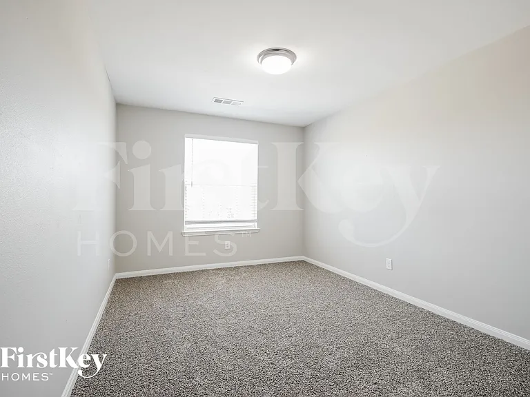 710 Shady Meadow Ln — Photo 13