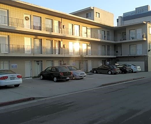 5th image of 1601 Beloit Ave #A5c6c9e4f