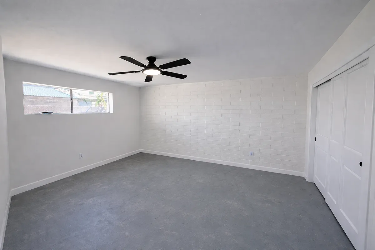 Building Photo - 2731 E Montecito Ave #1