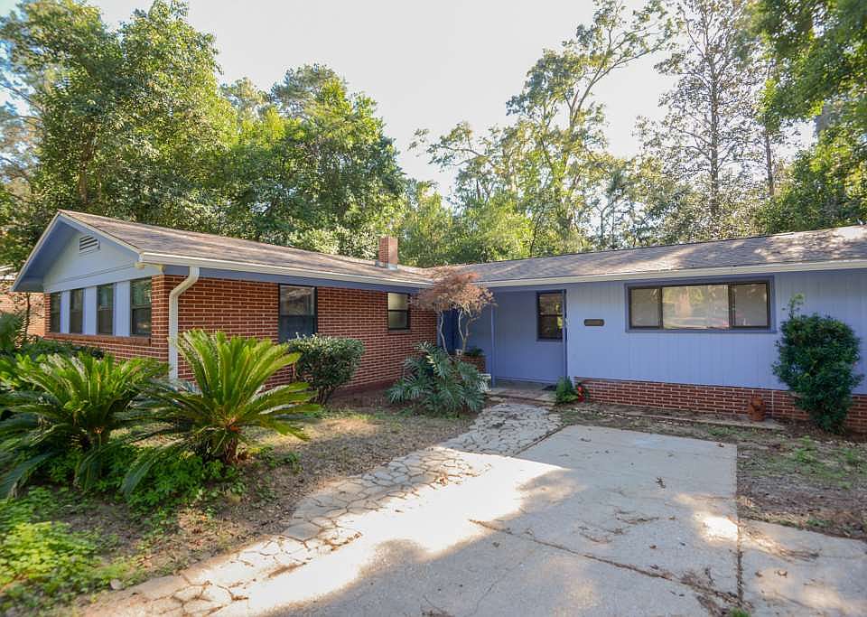 1st image of 2225 Amelia Cir