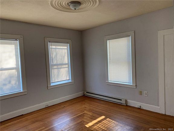 4th image of 58 Georgiana St Floor 1