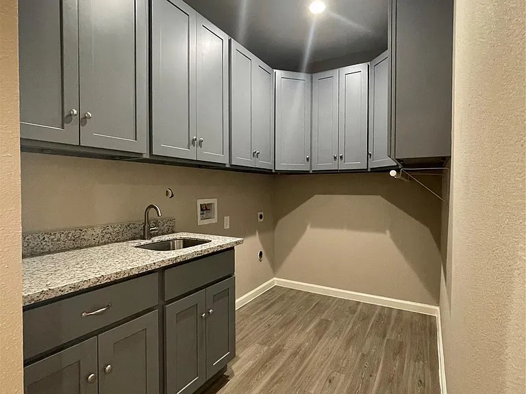 2210 Arapahoe Dr — Photo 13
