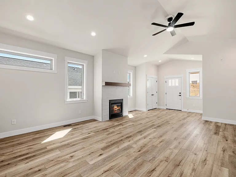 4031 Saddleback Ln — Photo 7