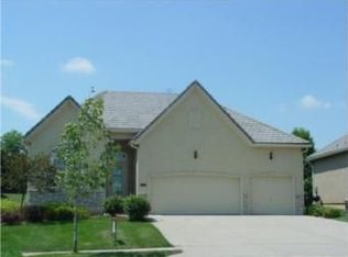 432 NW Greenview Dr, Lees Summit, MO 64064