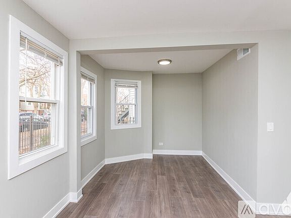 2nd image of 2923 N Avers Ave #1AC