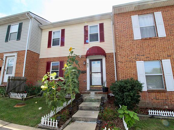 3rd image of 667 Northfield Ct