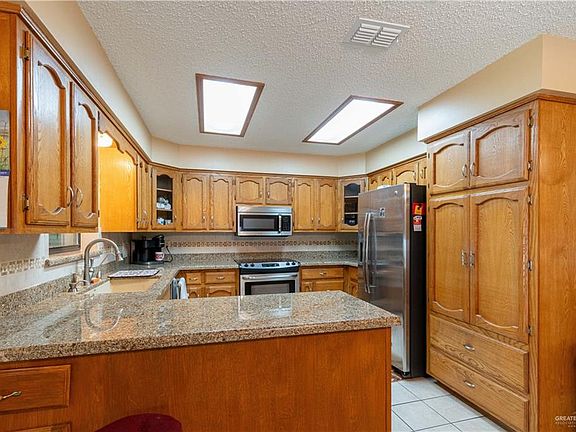 5th image of 519 Capricorn St